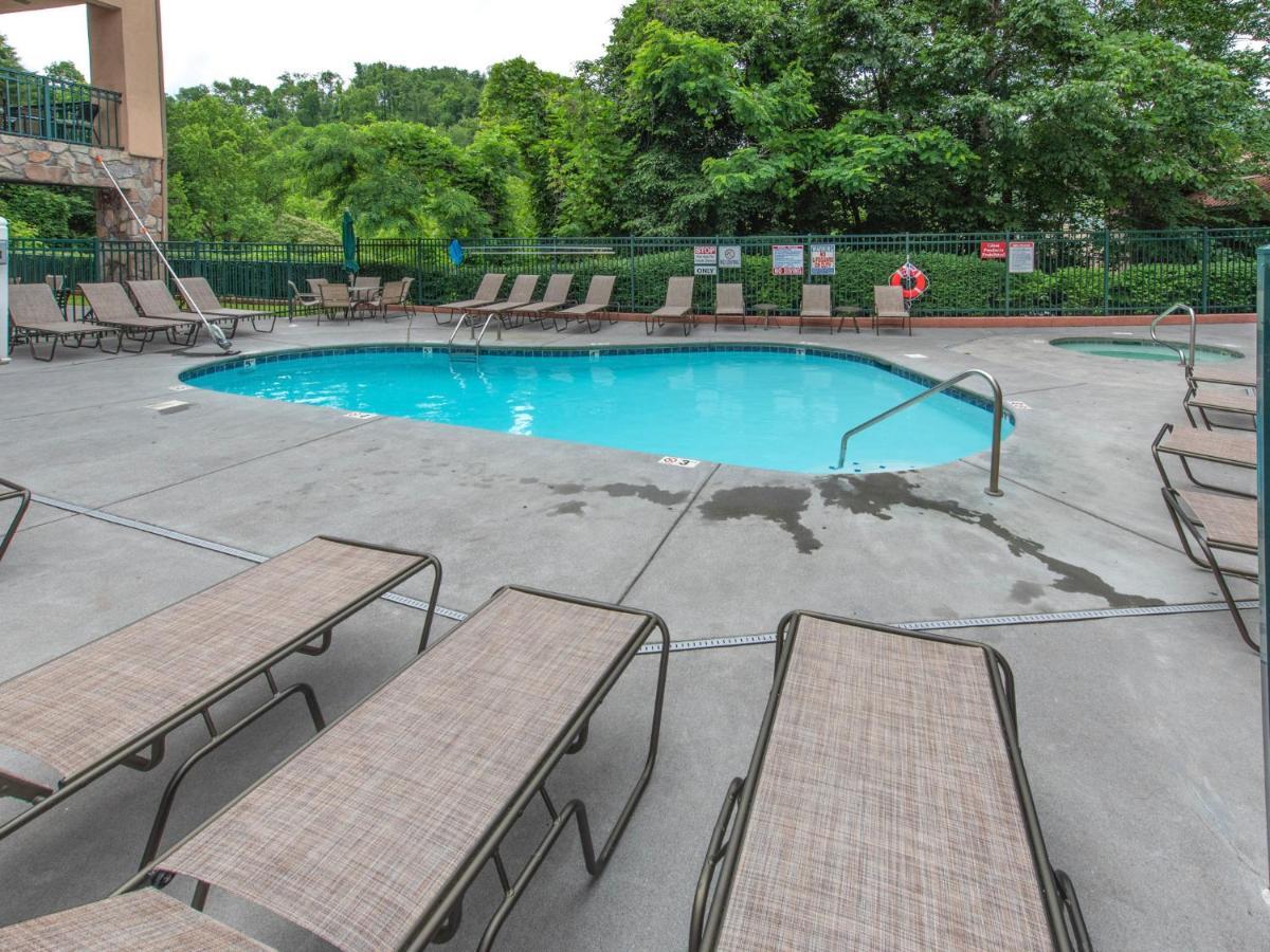 City Bear, 2Br, Pool, Spa, Downtown Gatlinburg, Sleeps 6 Apartment ภายนอก รูปภาพ