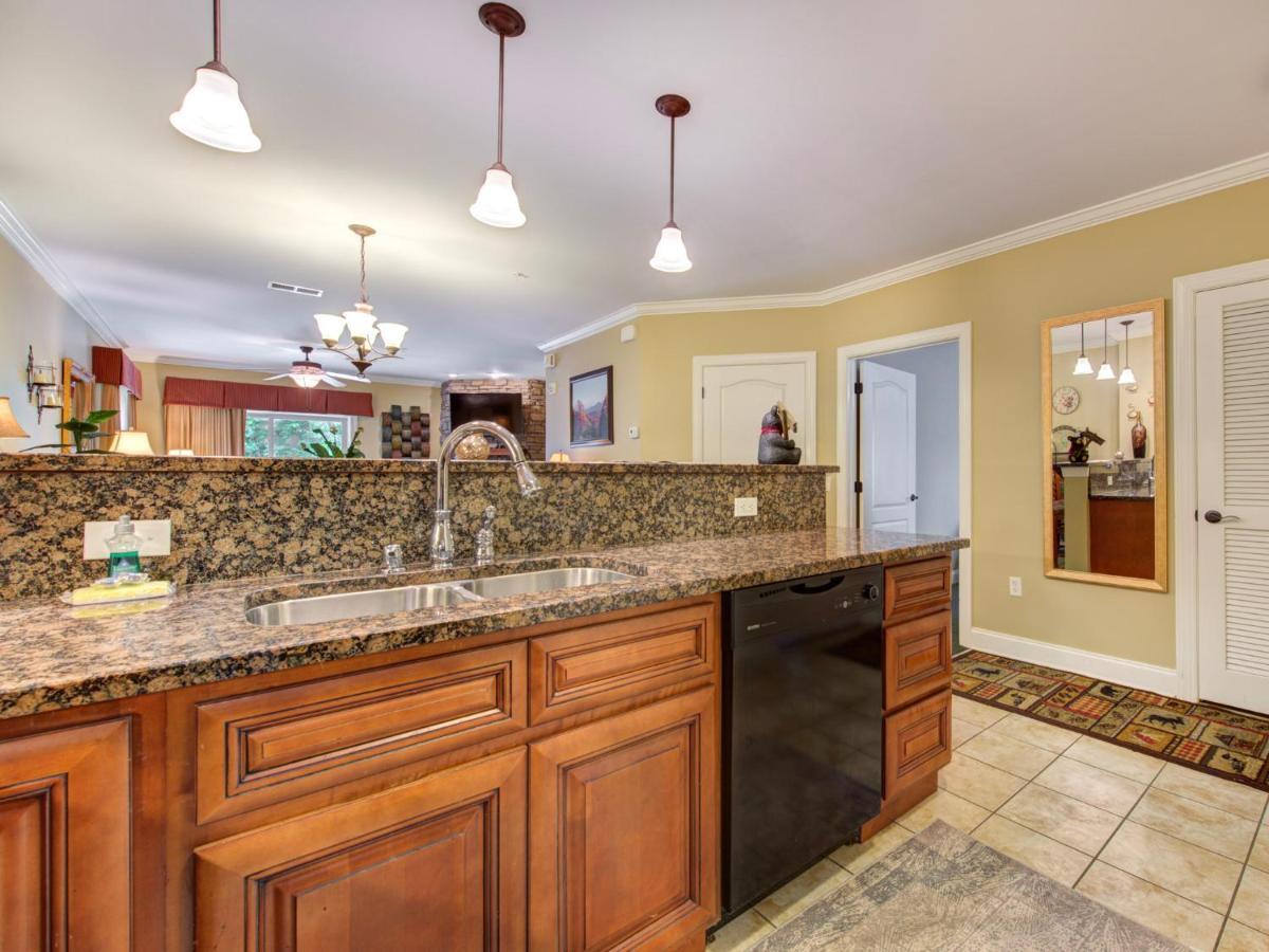 City Bear, 2Br, Pool, Spa, Downtown Gatlinburg, Sleeps 6 Apartment ภายนอก รูปภาพ