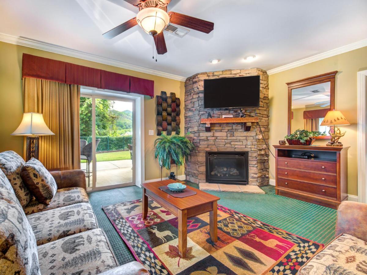 City Bear, 2Br, Pool, Spa, Downtown Gatlinburg, Sleeps 6 Apartment ภายนอก รูปภาพ